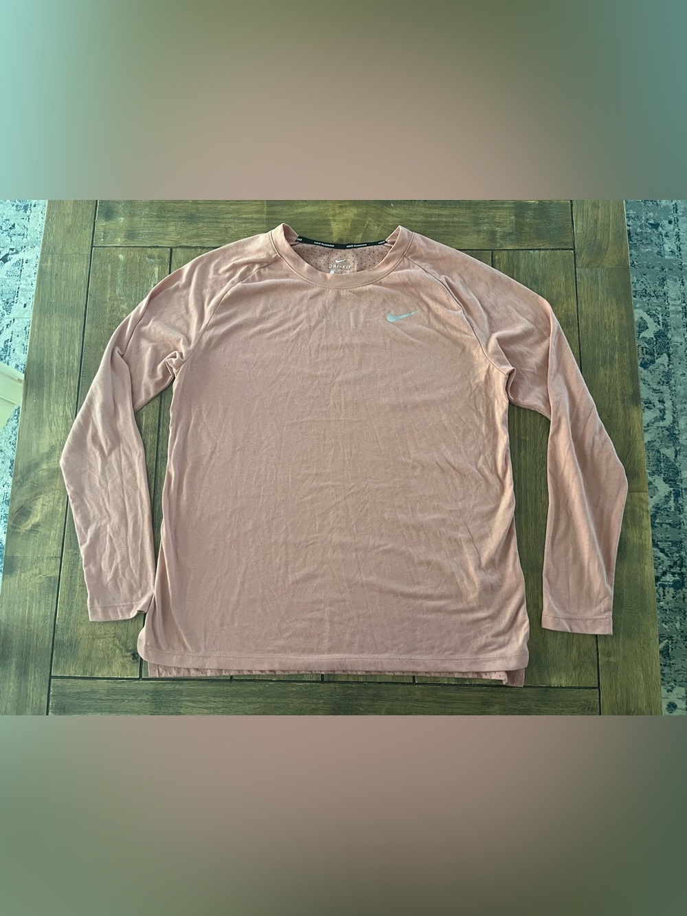 Nike Women’s Long Sleeve Dri-FIT Running Shirt - Dusty Pink size L